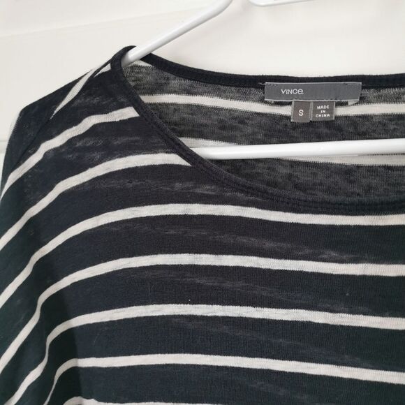 3/$20 Vince Camuto striped t-shirt size S - Picture 2 of 5